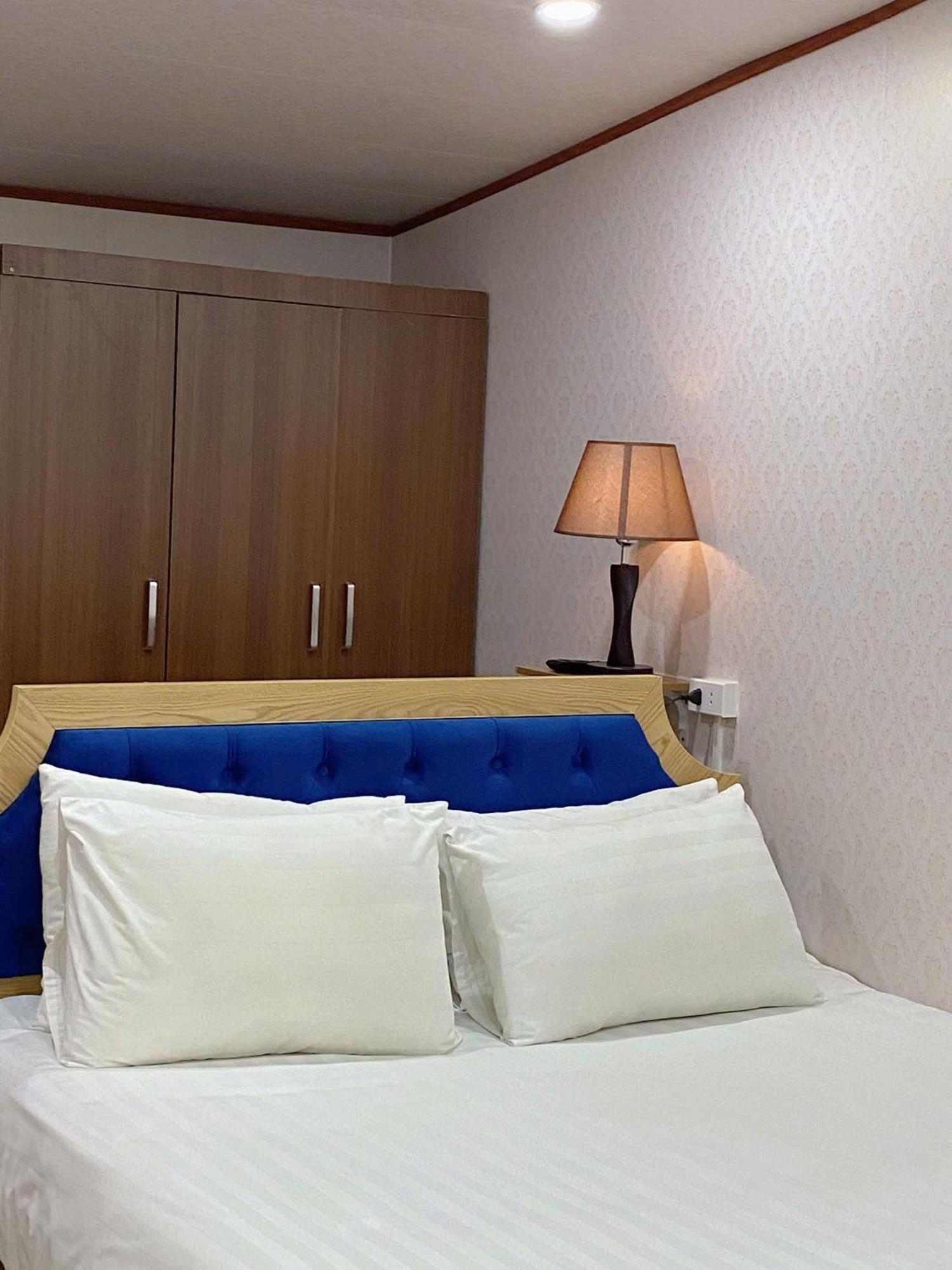 La Renta Premier Hotel & Spa Hanoi Exterior photo